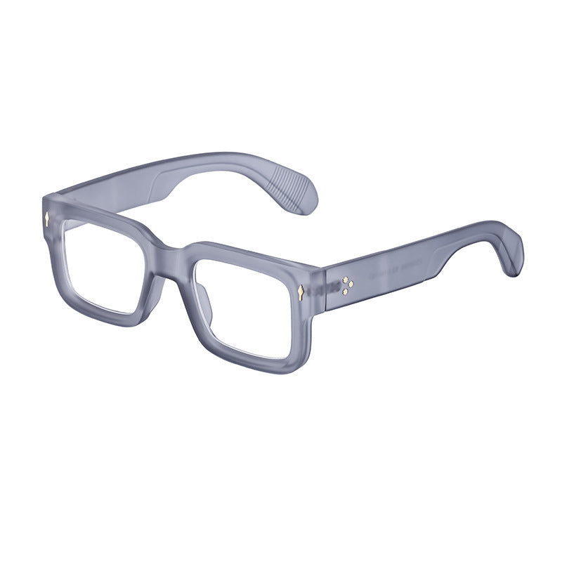 Fashionable boxy sunglasses for men with a simple frame that can be paired with nearsighted glasses