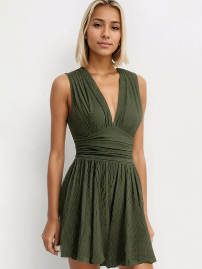 Women's knitted jumpsuit with solid color pleats and decorative grooves sleeveless jumpsuit