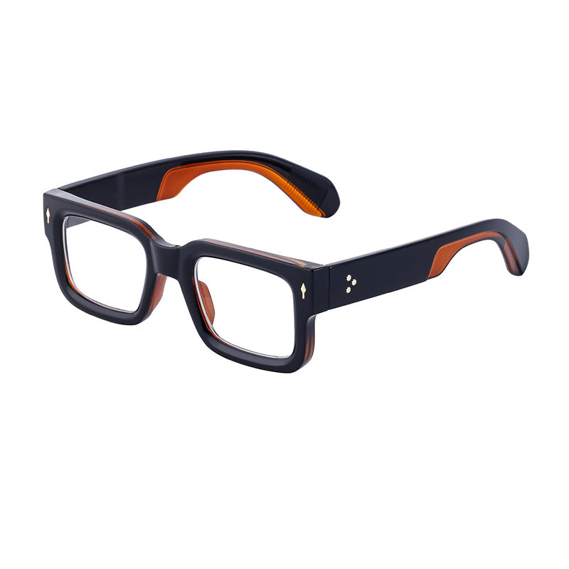 Fashionable boxy sunglasses for men with a simple frame that can be paired with nearsighted glasses