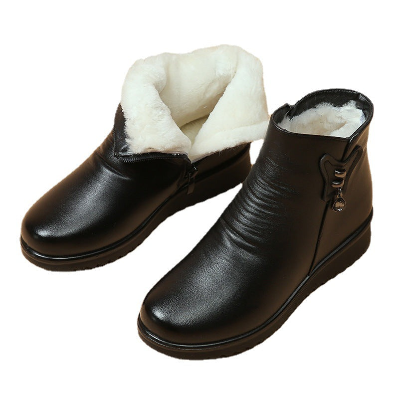 New winter middle-aged and elderly flat short boots for women's mothers, warm cotton shoes with soft soles, anti slip, thickened and plush women's shoes