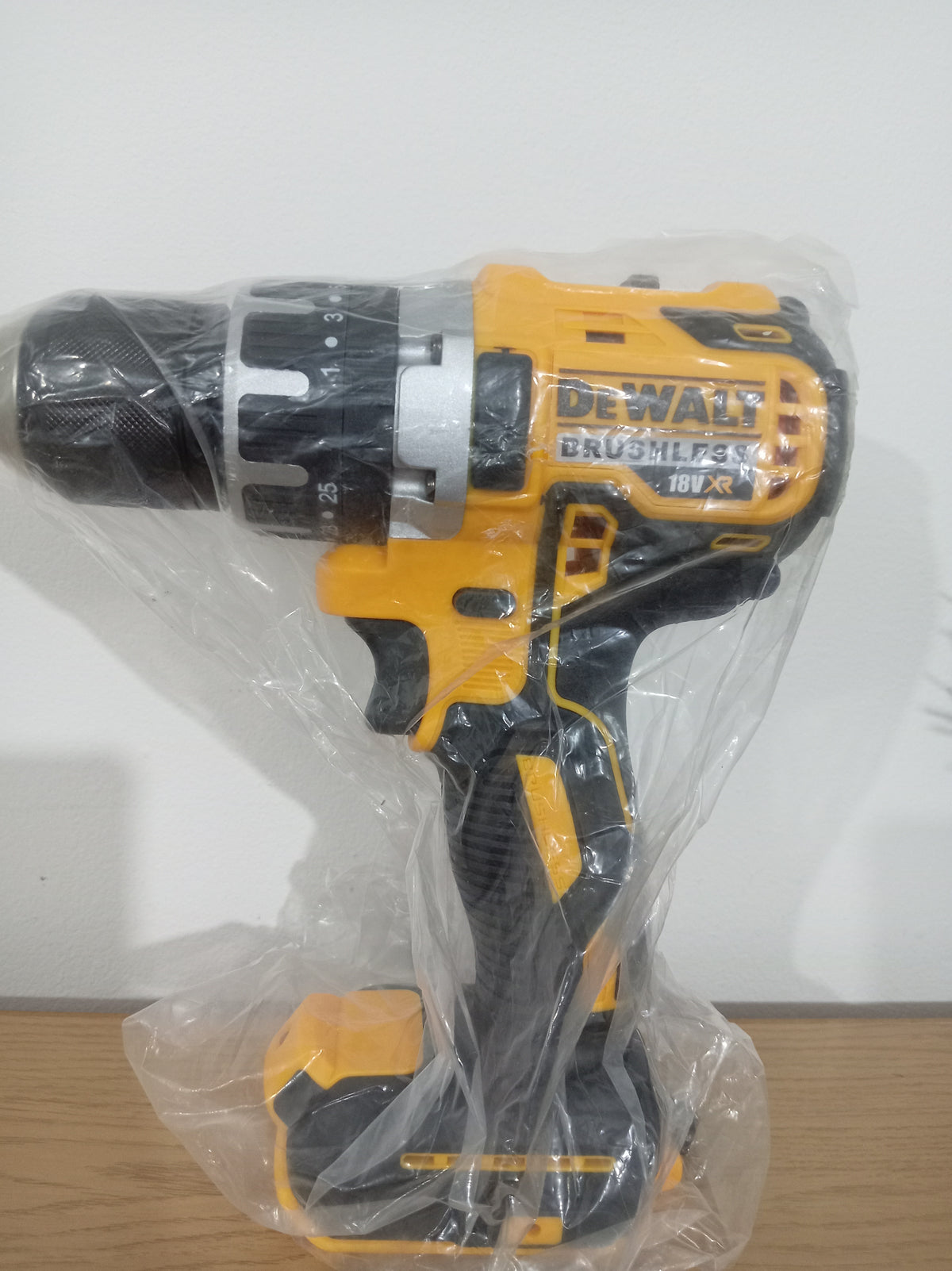 DEWALT DCD796N 18V XR Brushless Cordless Combi Hammer Drill Driver 13mm 70Nm Body Only