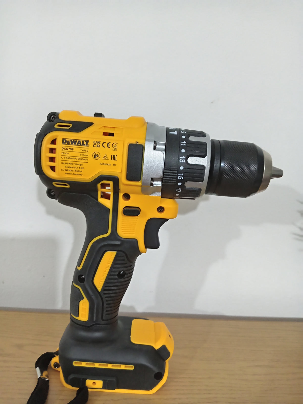 DEWALT DCD796N 18V XR Brushless Cordless Combi Hammer Drill Driver 13mm 70Nm Body Only