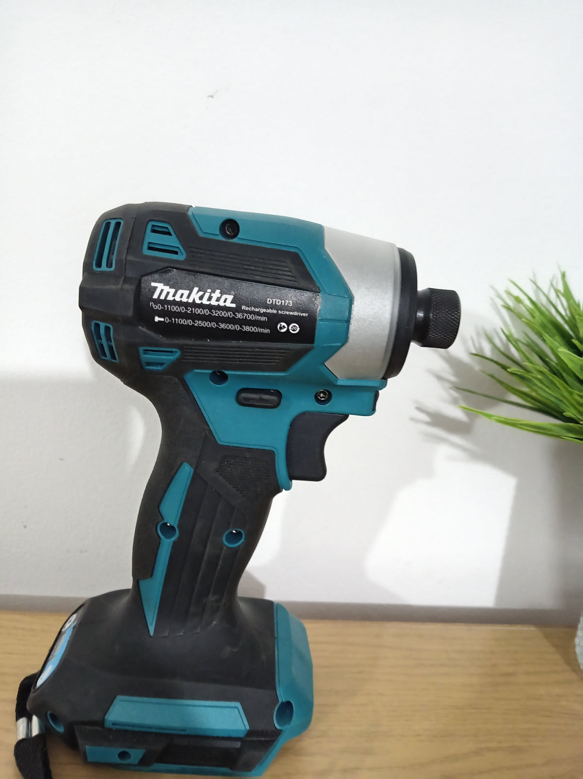 Makita DTD173 DTD173Z 18V LXT Brushless Cordless Impact Driver 1/4" Hex 180Nm Body Only