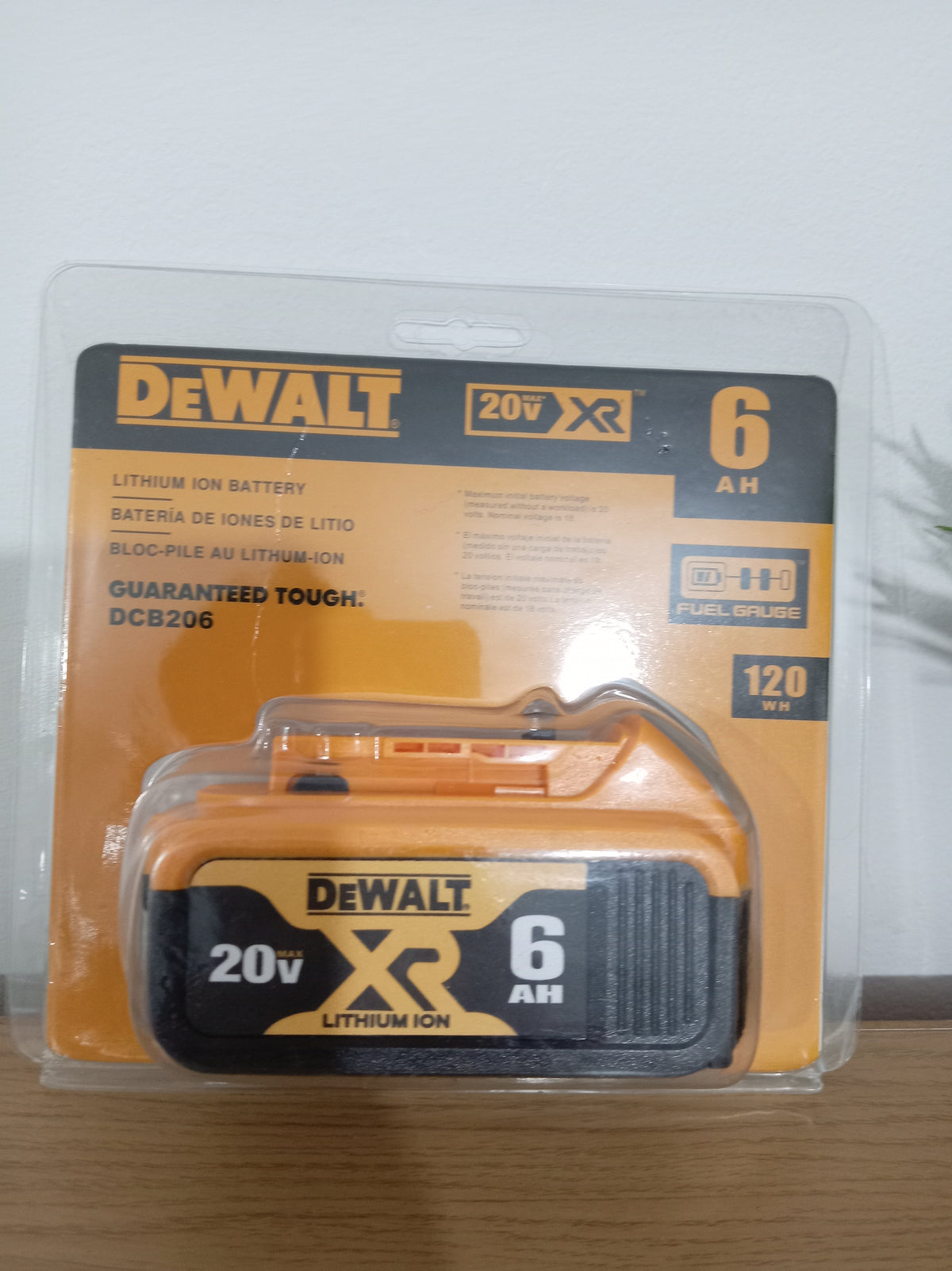 DEWALT DCB206 20V MAX XR 6.0Ah Lithium-Ion Battery 120Wh Fuel Gauge Cordless Power Tool Battery