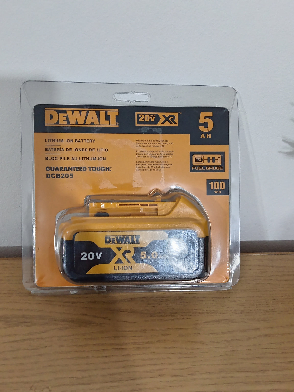 DEWALT DCB205 20V MAX XR 5.0Ah Lithium-Ion Battery 100Wh Fuel Gauge Cordless Power Tool Battery