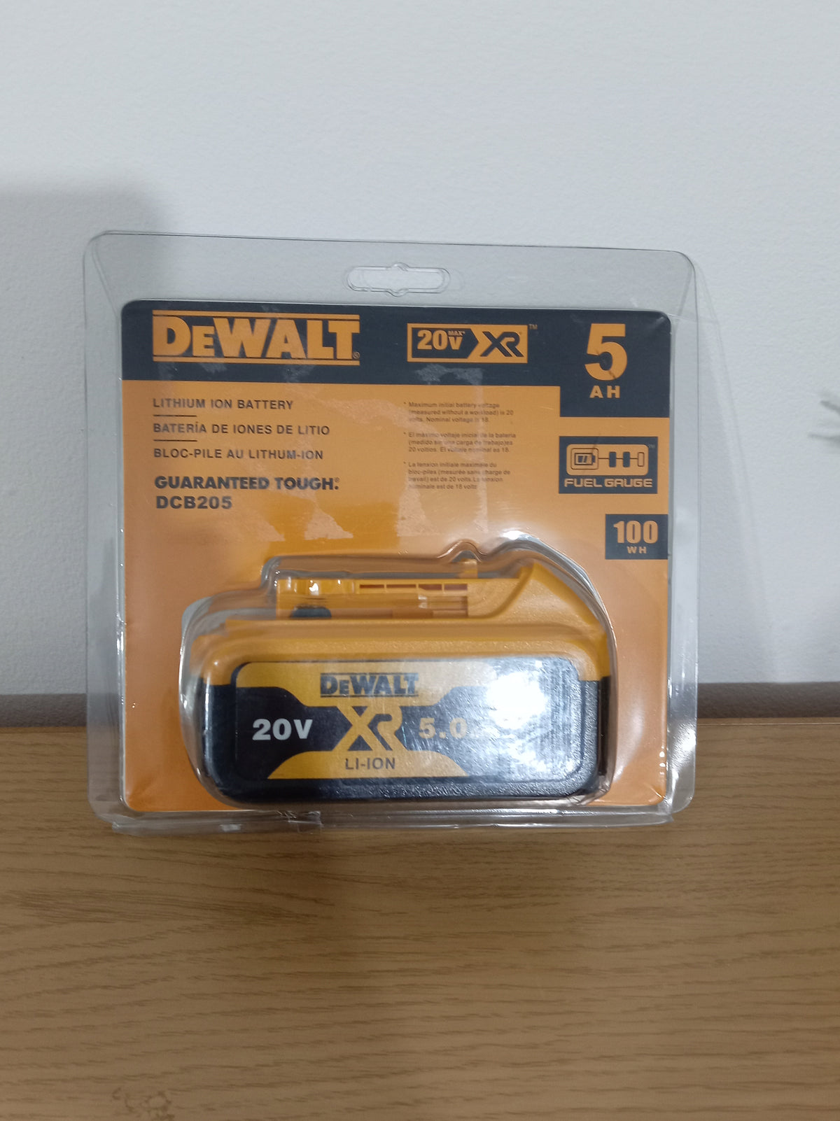 DEWALT DCB205 20V MAX XR 5.0Ah Lithium-Ion Battery 100Wh Fuel Gauge Cordless Power Tool Battery
