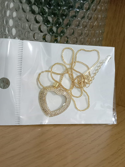 Heart Pendant Necklace for Women Hollow Crystal Zircon Necklace Gold Plated Heart Charm Jewelry Adjustable Chain Anniversary Wedding Gift